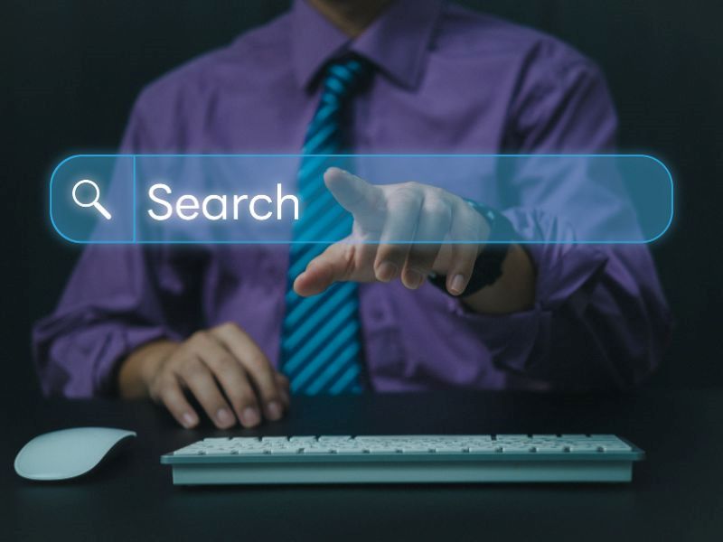 Thông qua search box người dùng có thể nhập các từ khóa hoặc cụm từ mà họ muốn tìm kiếm