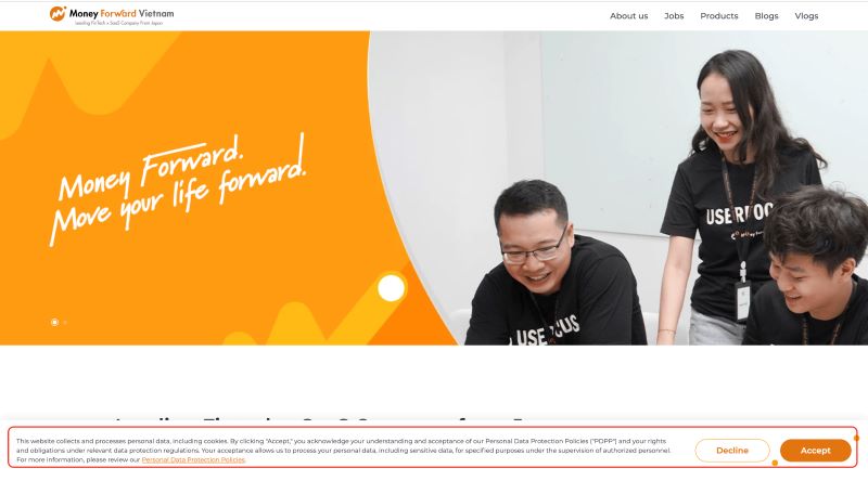 Website Money Forward Vietnam do JAMstack Vietnam phát triển, cho phép người dùng có thể từ chối/đồng ý lưu trữ web cookie