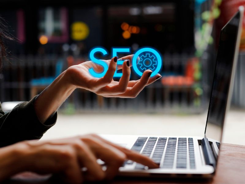 Website chuẩn SEO sẽ giúp doanh nghiệp tiếp cận được nhiều khách hàng tiềm năng hơn